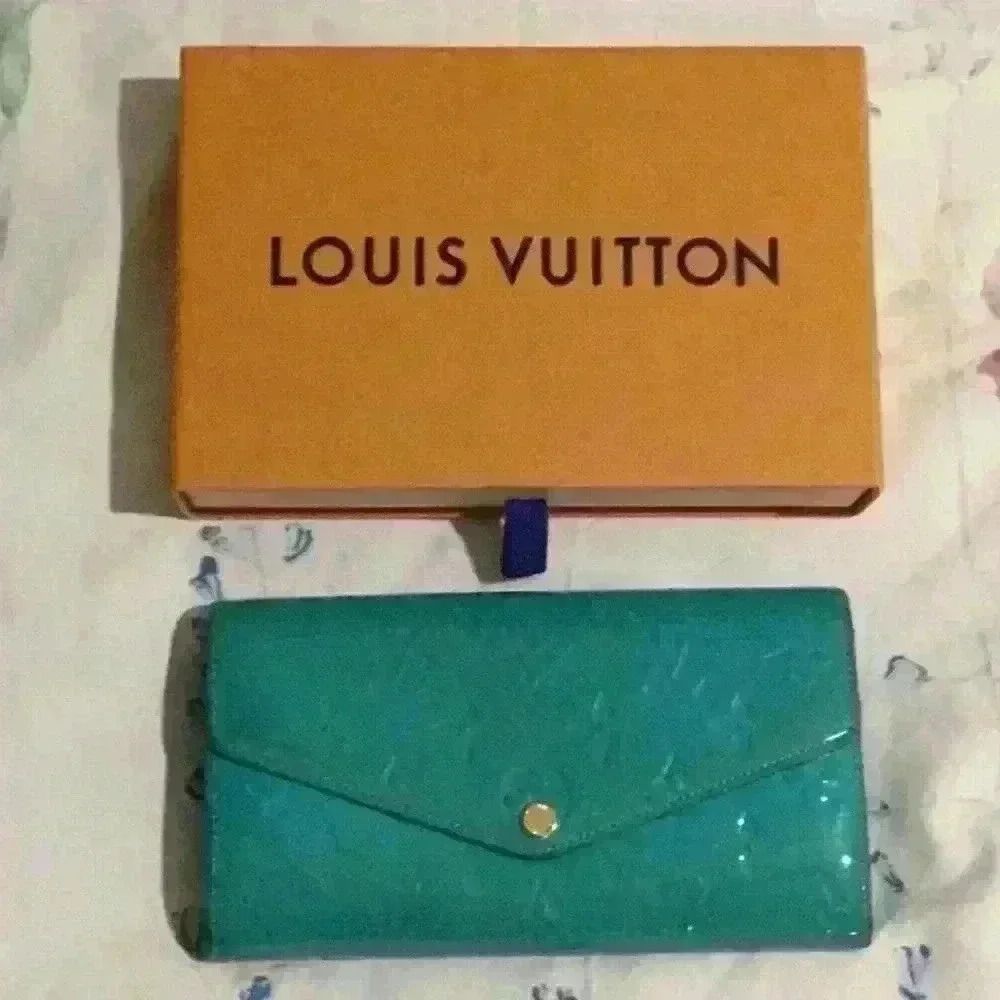 🌲🔥 Vuitton Long Wallets 🌲 🔥